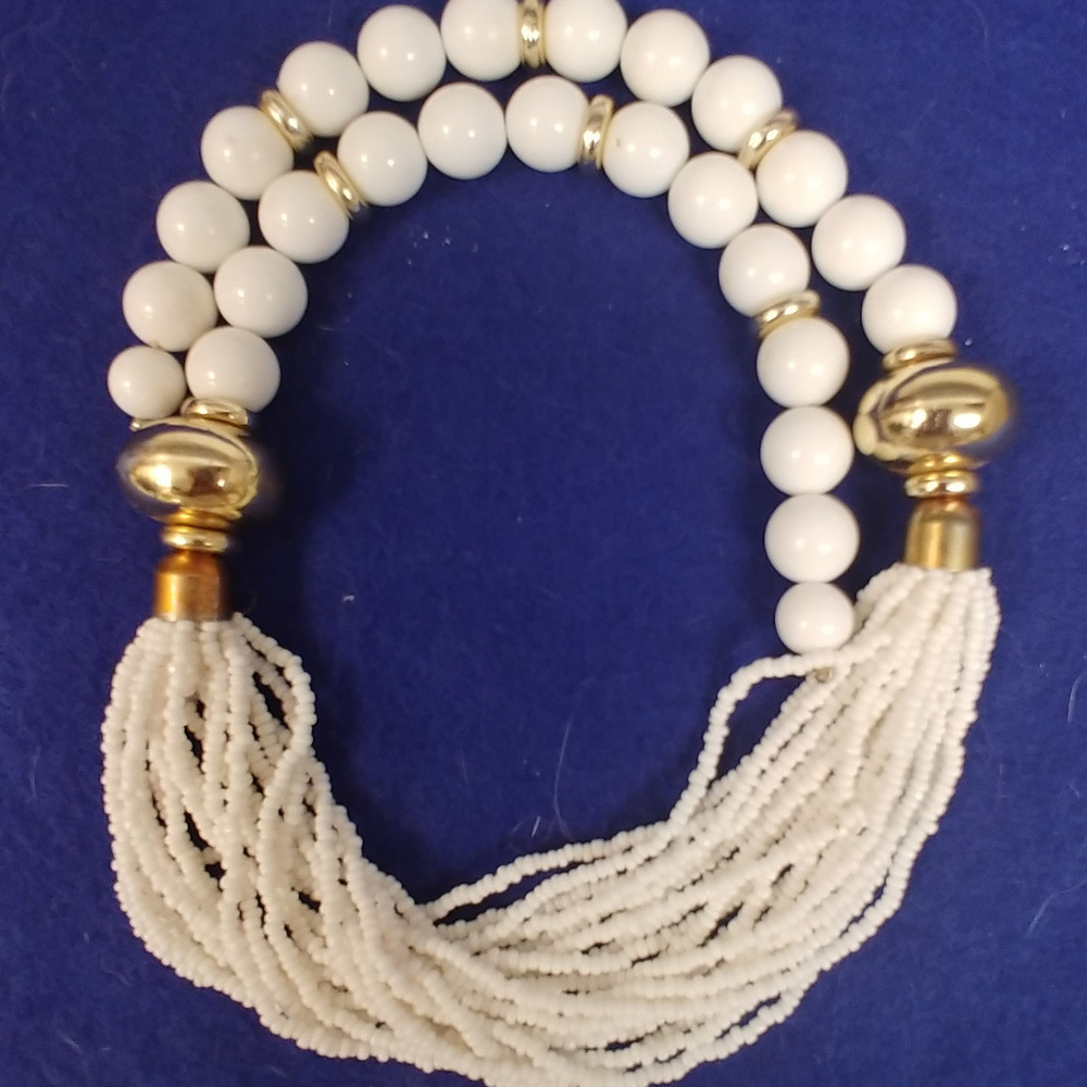 White beaded Fashion Necklace 9 1/2 inch Drop